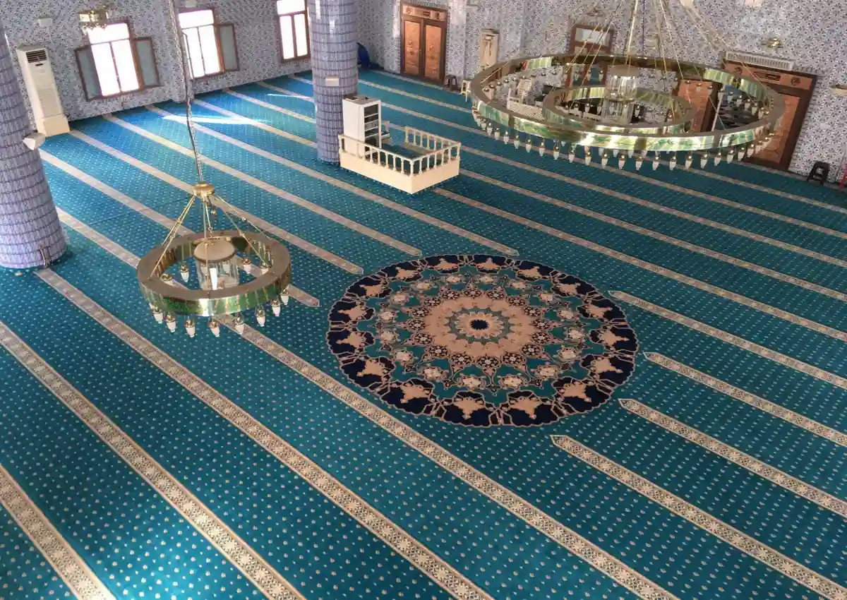 role of wall to wall mosque carpets
